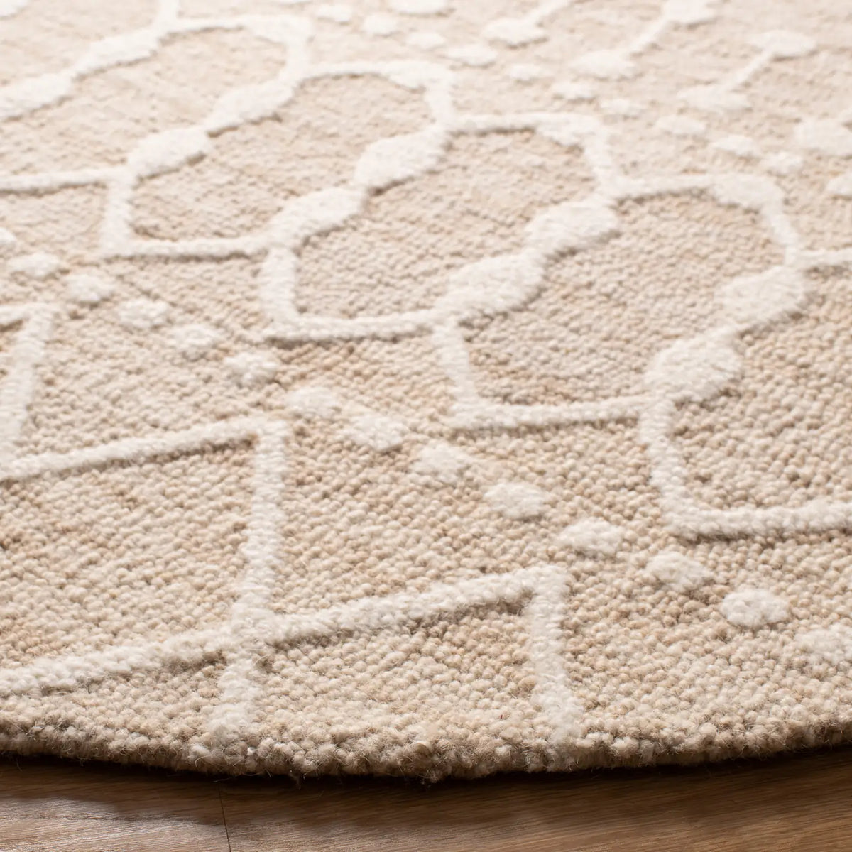 Safavieh Blossom 6'-0" x 6'-0" Rug in Beige / Ivory