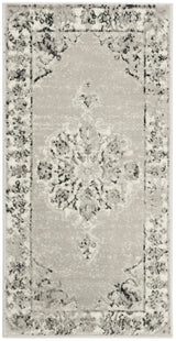 Safavieh Skyler 2'-0" x 4'-0" Rug in Grey / Ivory