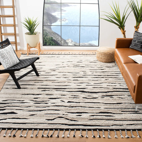 Safavieh Casablanca 8'-0" x 10'-0" Rug in Charcoal / Ivory