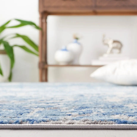 Safavieh Shivan 100 4'-0" x 6'-0" Rug in Blue / Ivory