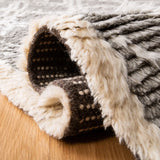 Safavieh Casablanca 4'-0" x 6'-0" Rug in Grey / Ivory