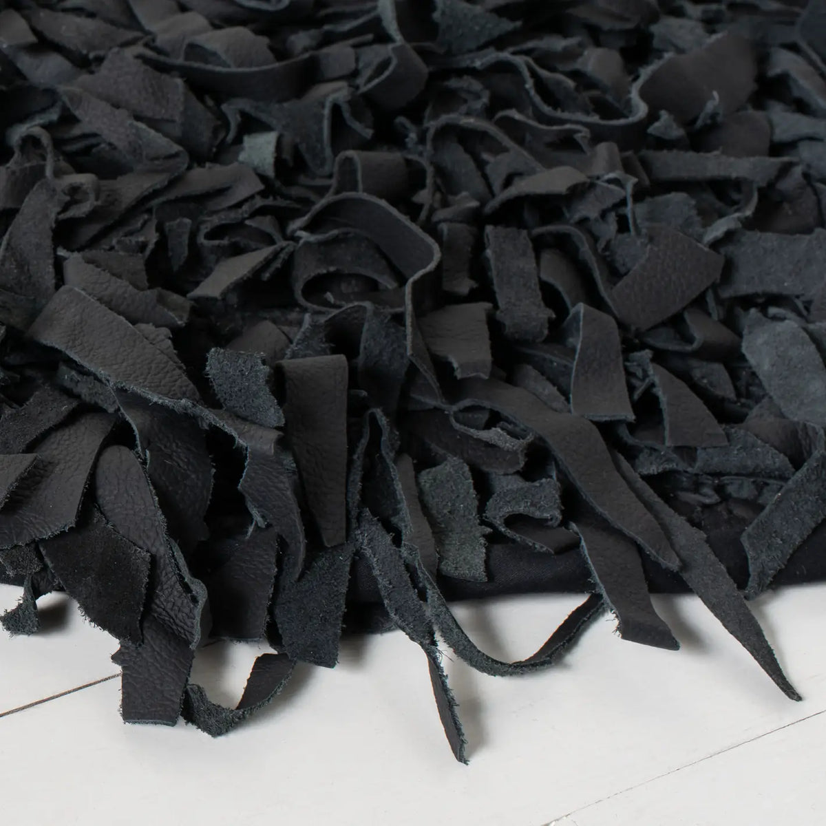 Safavieh Leather Shag 6'-0" x 6'-0" Rug in Black