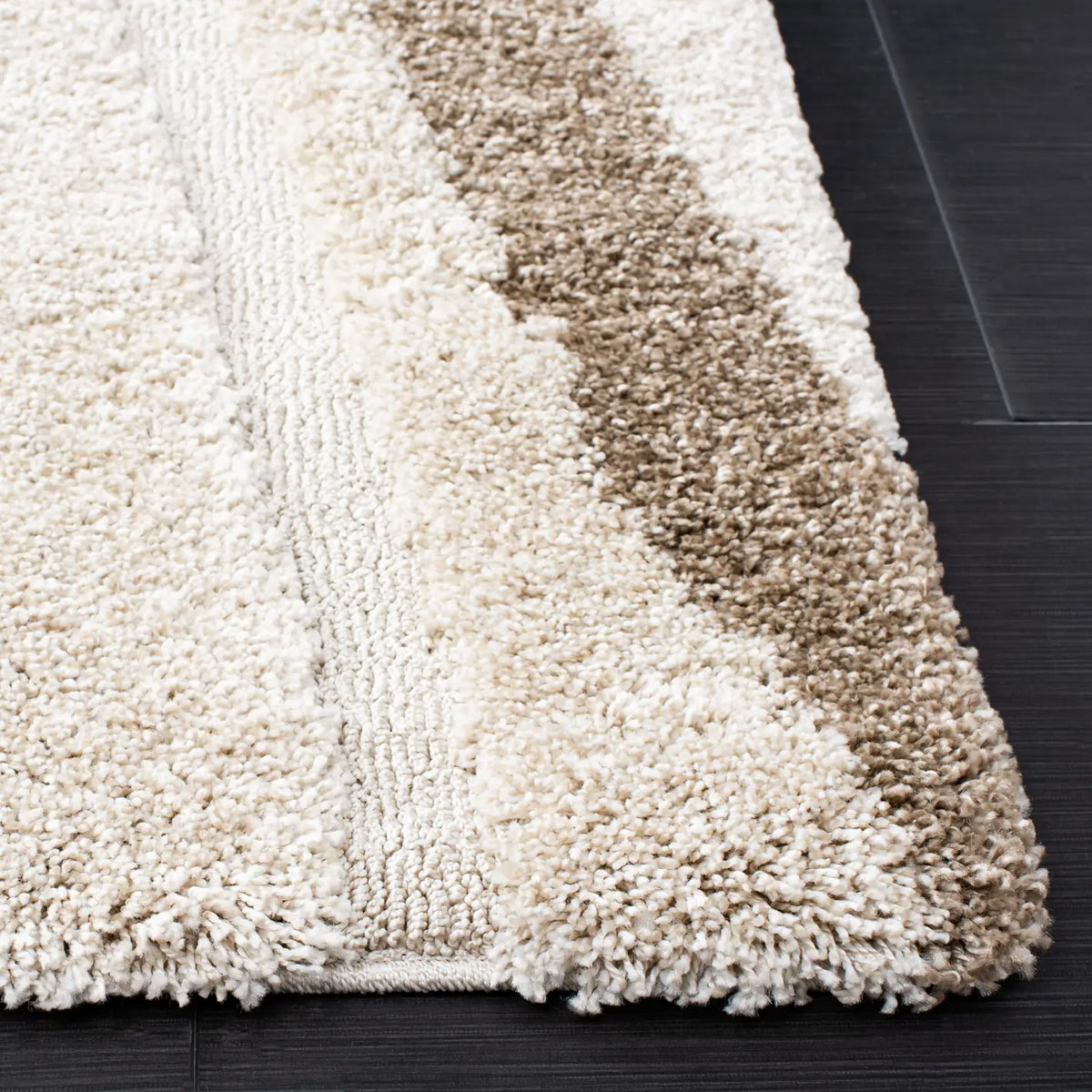 Safavieh Florida Shag 5'-3" x 7'-6" Rug in Cream / Dark Brown