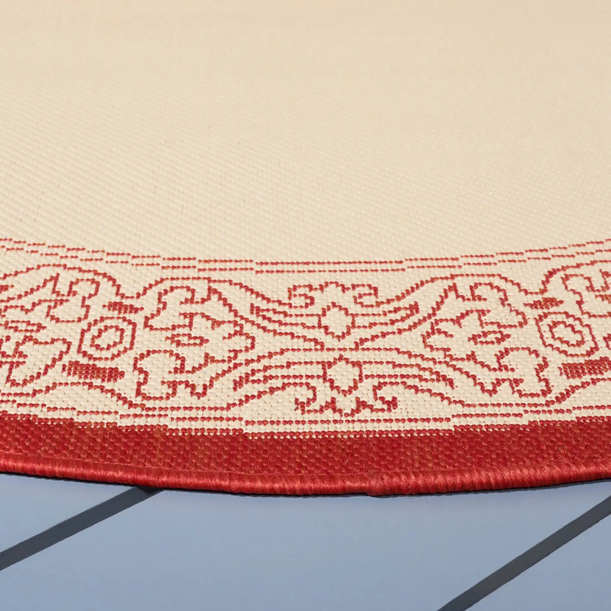 Safavieh Courtyard 5'-3" x 5'-3" Rug in Natural / Red