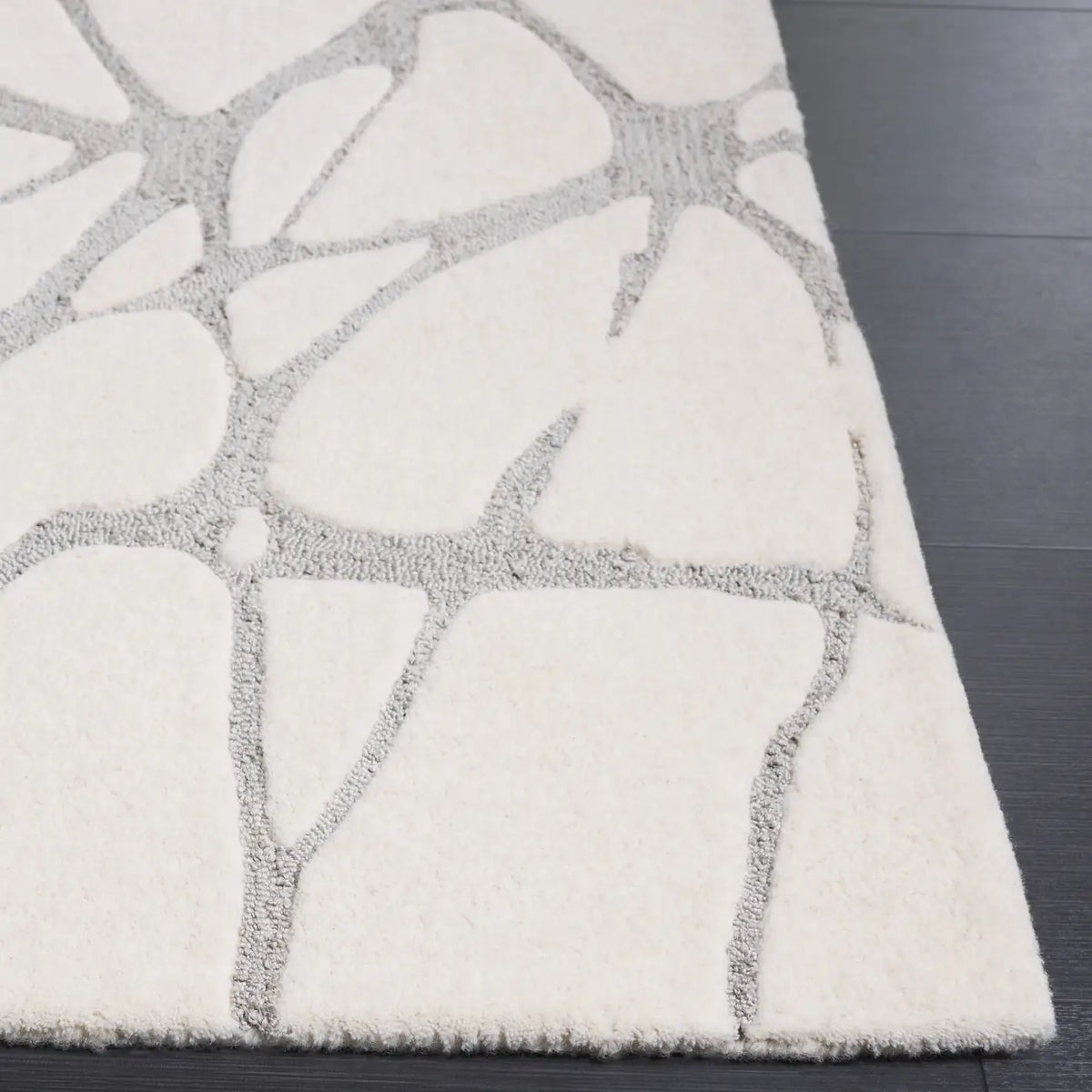 Safavieh Rodeo Drive 5'-0" x 8'-0" Rug in Ivory / Grey