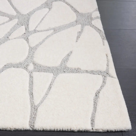 Safavieh Rodeo Drive 5'-0" x 8'-0" Rug in Ivory / Grey