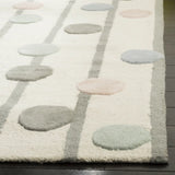 Safavieh Safavieh Kids 5'-0" x 7'-0" Rug in Ivory / Multi