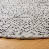 Safavieh Casablanca 6'-0" x 6'-0" Rug in Ivory / Black