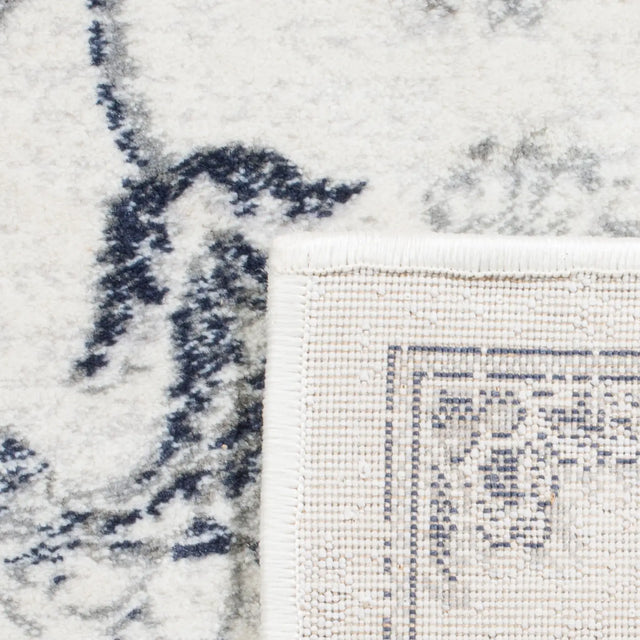 Safavieh Carnegie 4'-0" x 6'-0" Rug in Cream / Light Grey