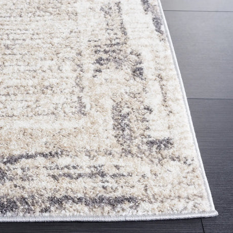 Safavieh Opal 4'-0" x 6'-0" Rug in Ivory / Grey