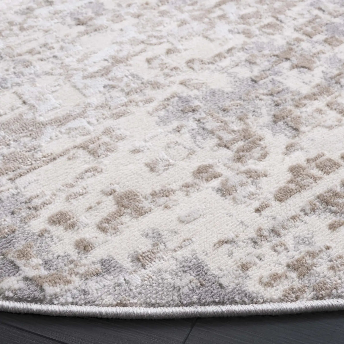 Safavieh Lagoon 6'-7" x 6'-7" Rug in Grey / Gold