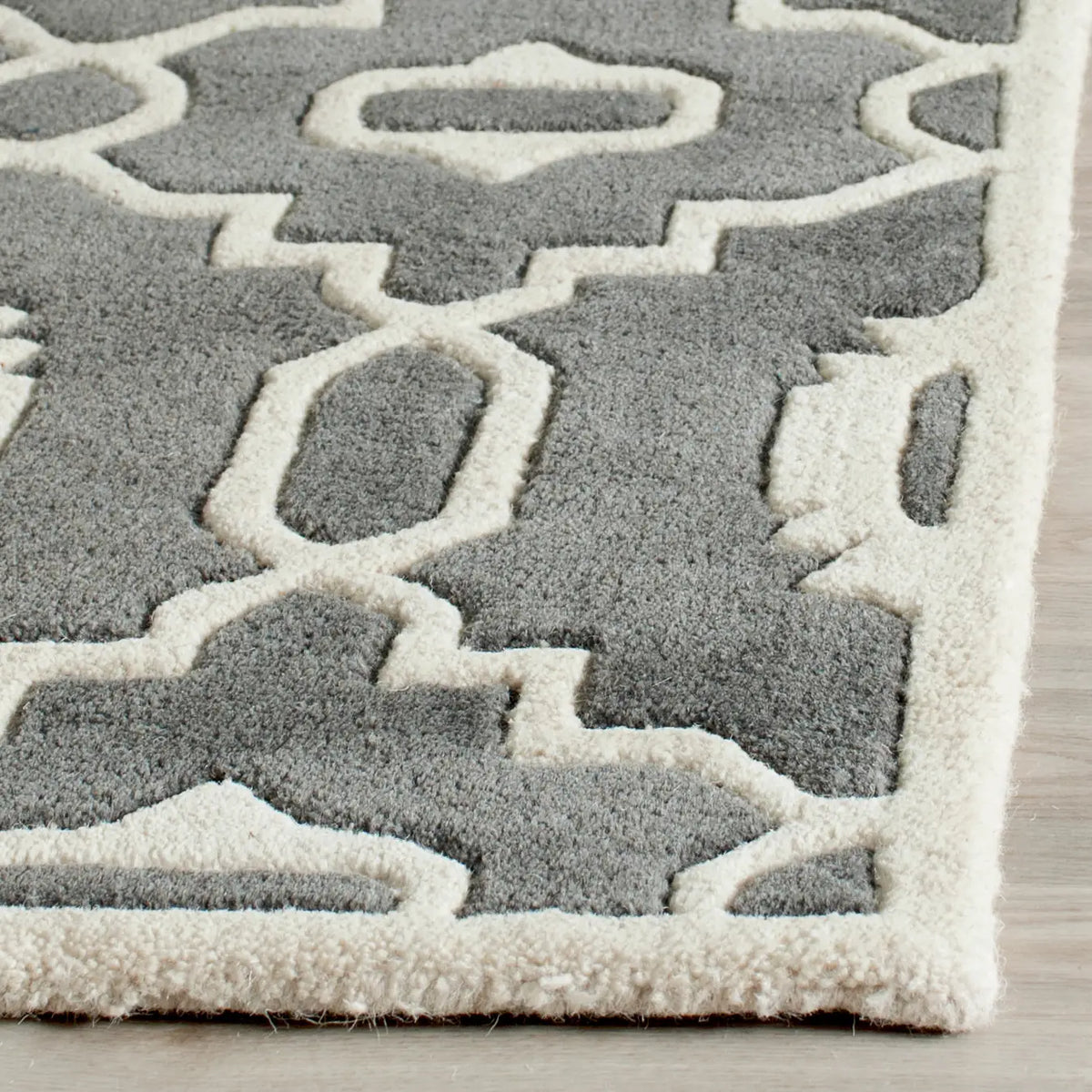 Safavieh Chatham 2'-3" x 11'-0" Rug in Dark Grey / Ivory