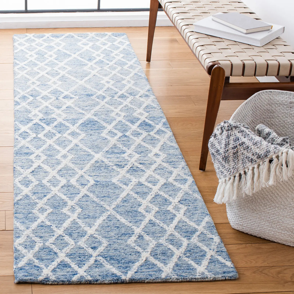 Safavieh Metro 2'-3" x 8'-0" Rug in Blue / Ivory