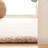 Safavieh Bella 5'-0" x 8'-0" Rug in Light Pink / Ivory