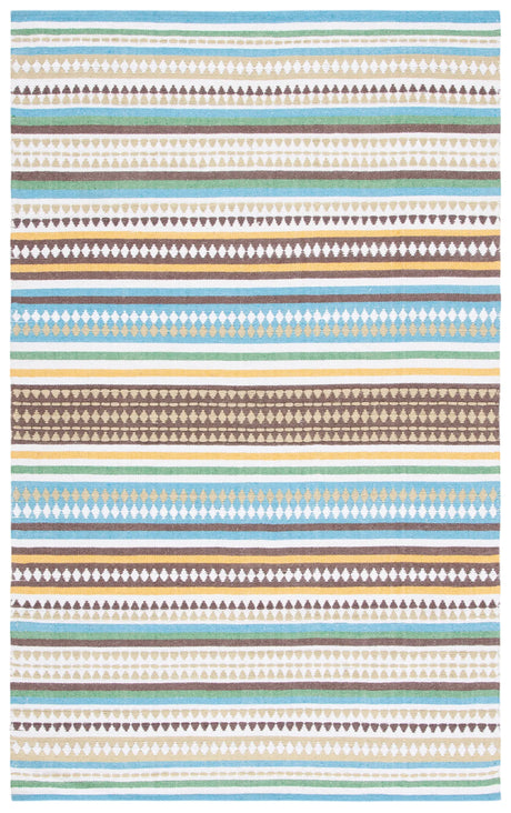 Safavieh Montauk 4'-0" x 6'-0" Rug in Light Blue / Ivory