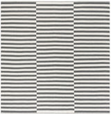 Safavieh Montauk 6'-0" x 6'-0" Rug in Ivory / Grey
