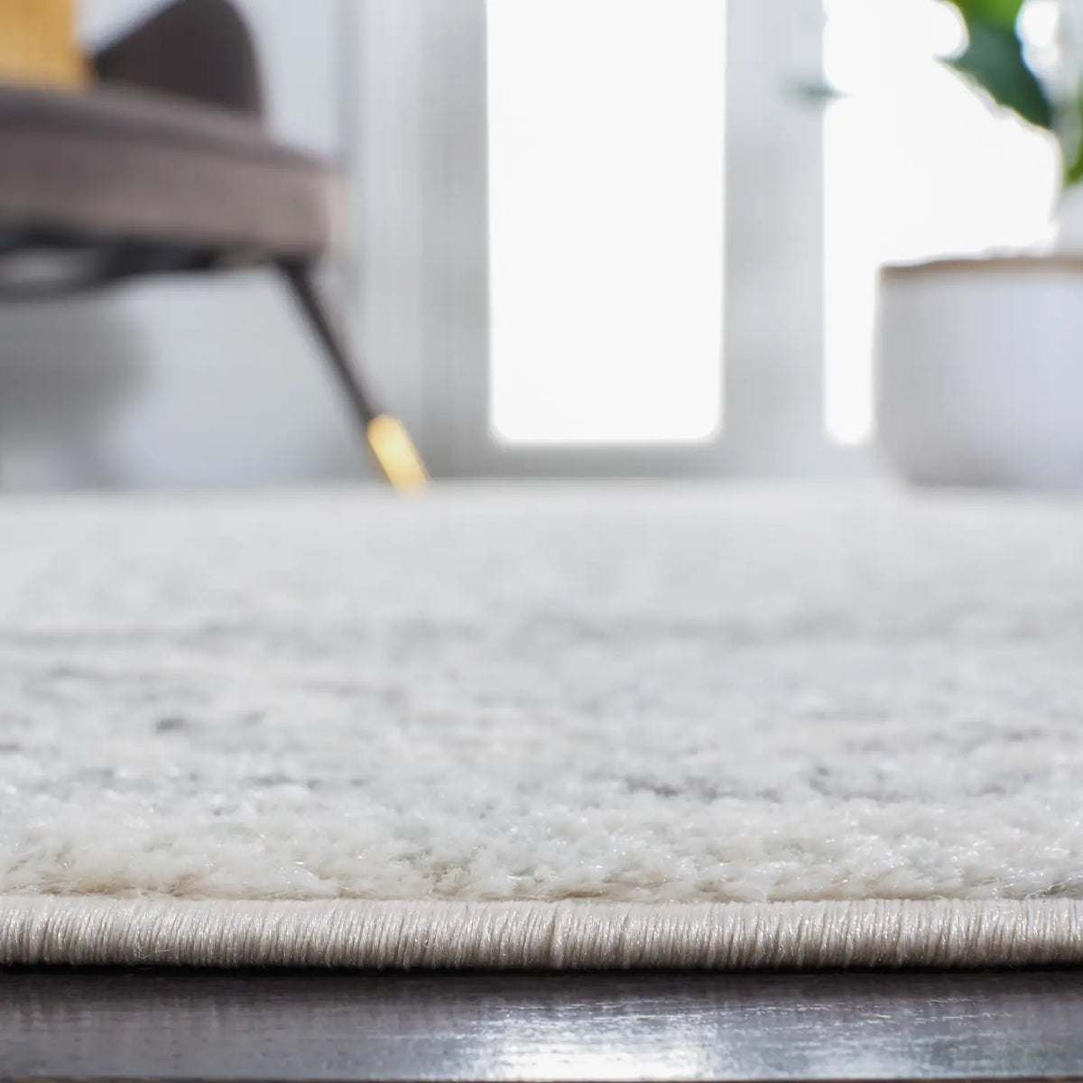 Safavieh Tulum 4'-0" x 6'-0" Rug in Ivory / Grey
