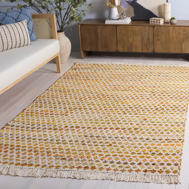 Safavieh Montauk 4'-0" x 6'-0" Rug in Yellow / Ivory