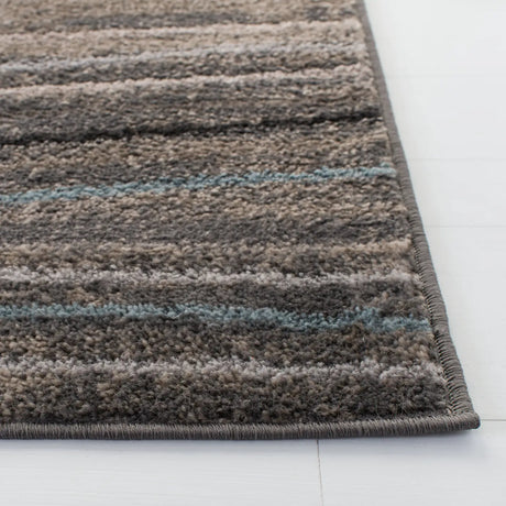 Safavieh Amsterdam 4'-0" x 6'-0" Rug in Silver / Beige