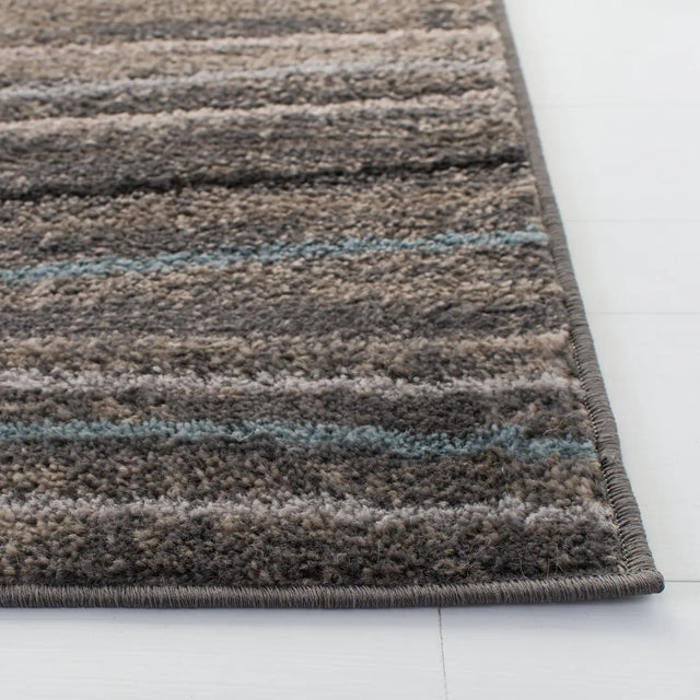 Safavieh Amsterdam 4'-0" x 6'-0" Rug in Silver / Beige