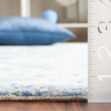 Safavieh Ebony 4'-0" x 6'-0" Rug in Ivory / Blue