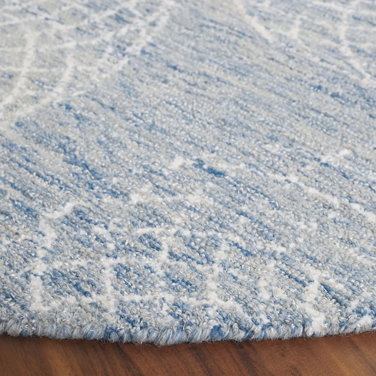 Safavieh Ebony 6'-0" x 6'-0" Rug in Blue / Ivory