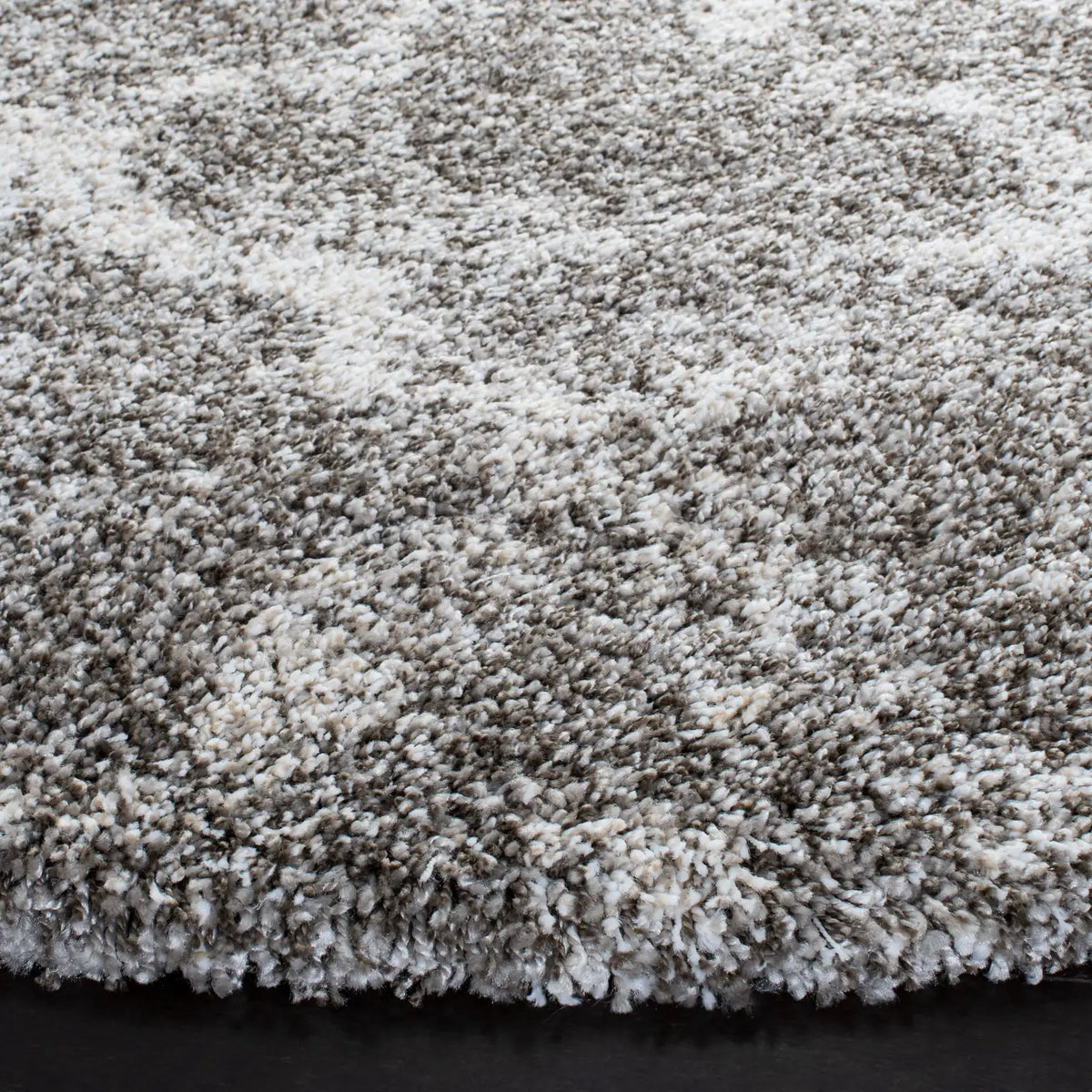 Safavieh Hudson Shag 7'-0" x 7'-0" Rug in Grey / Ivory