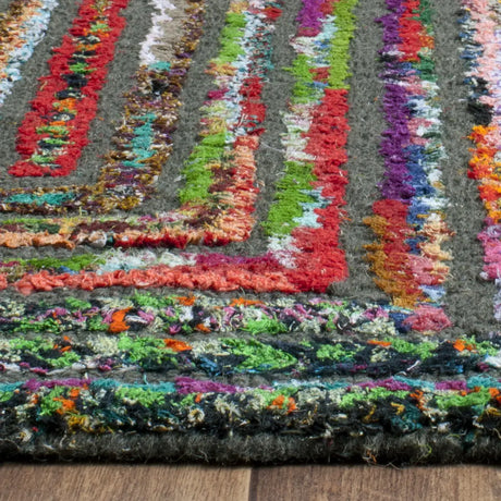 Safavieh Nantucket 6'-0" x 9'-0" Rug in Charcoal