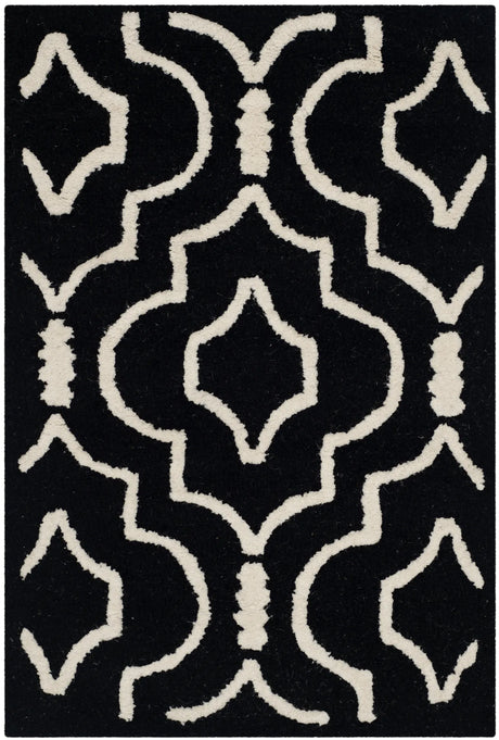 Safavieh Cambridge 2'-0" x 3'-0" Rug in Black / Ivory