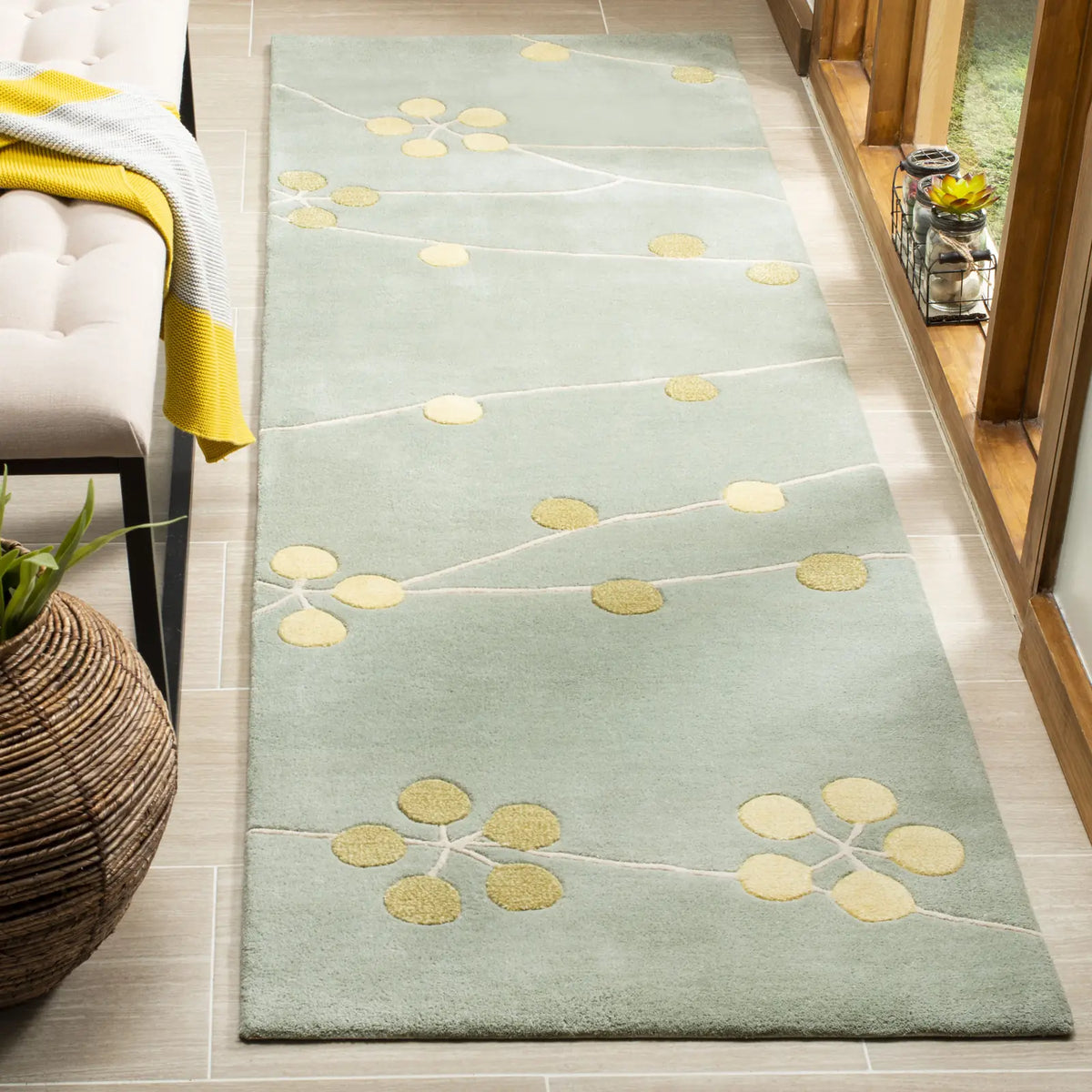 Safavieh Soho 2'-6" x 8'-0" Rug in Light Blue / Gold