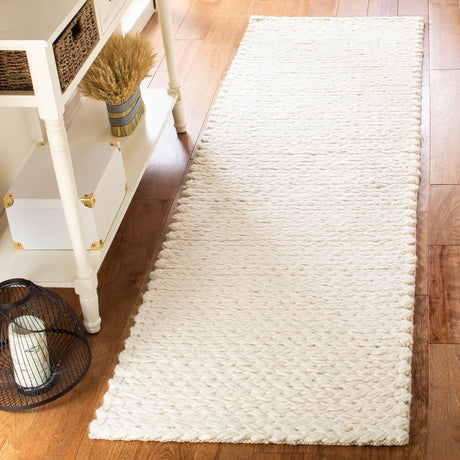 Safavieh Natura 2'-3" x 8'-0" Rug in Ivory