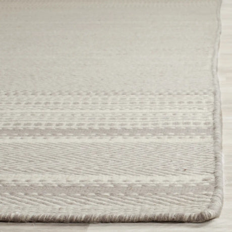 Safavieh Kilim 10'-0" x 14'-0" Rug in Grey / Ivory