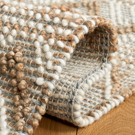 Safavieh Natura 4'-0" x 6'-0" Rug in Natural / Ivory
