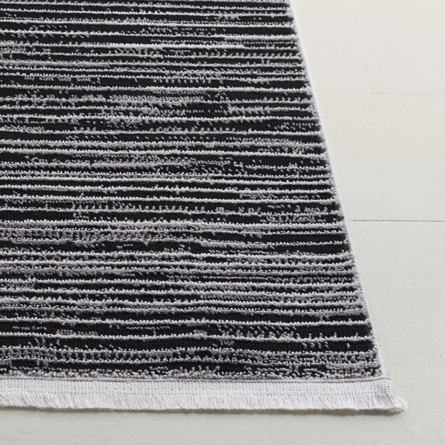 Safavieh Mila 4'-0" x 6'-0" Rug in Beige / Black