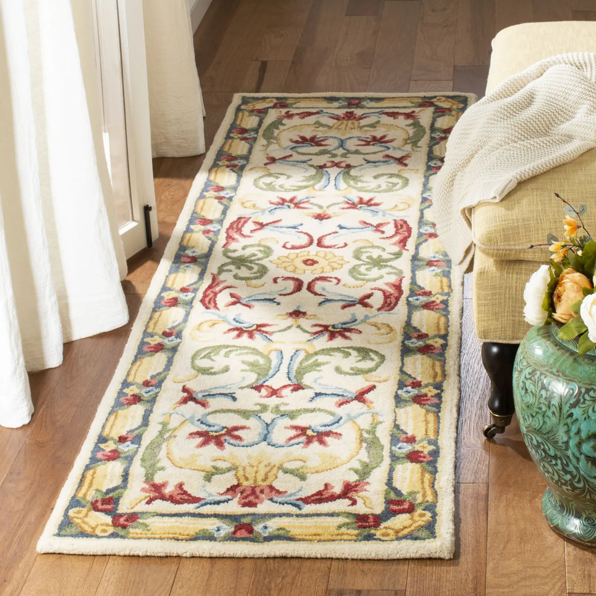 Safavieh Blossom 2'-3" x 8'-0" Rug in Ivory / Green