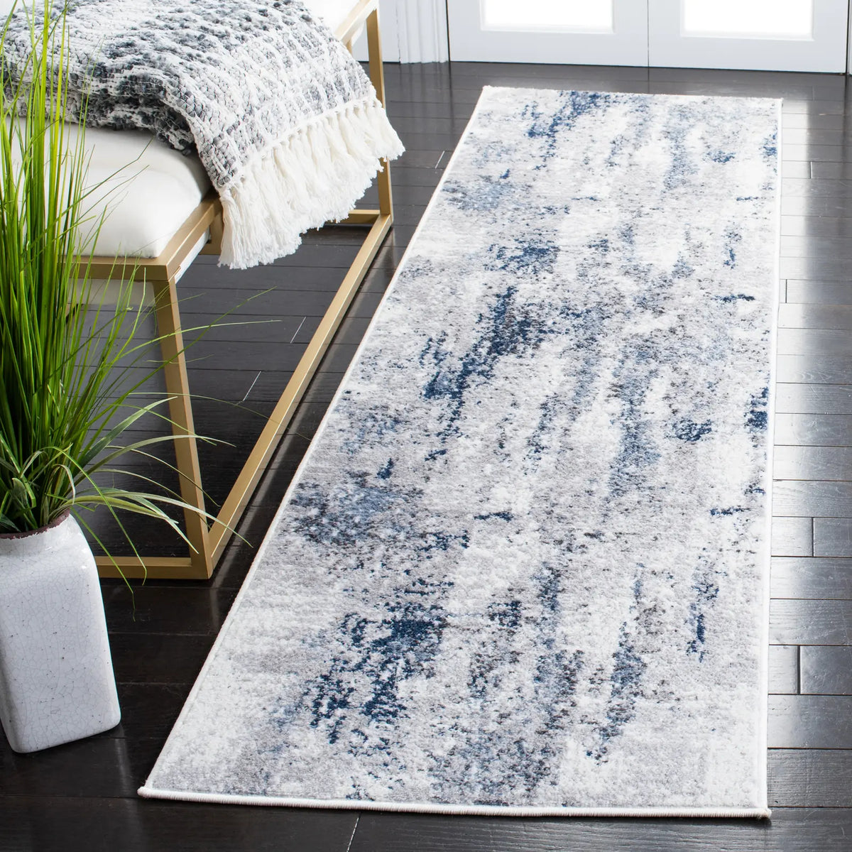 Safavieh Amelia 700 2'-2" x 10'-0" Rug in Grey / Light Blue