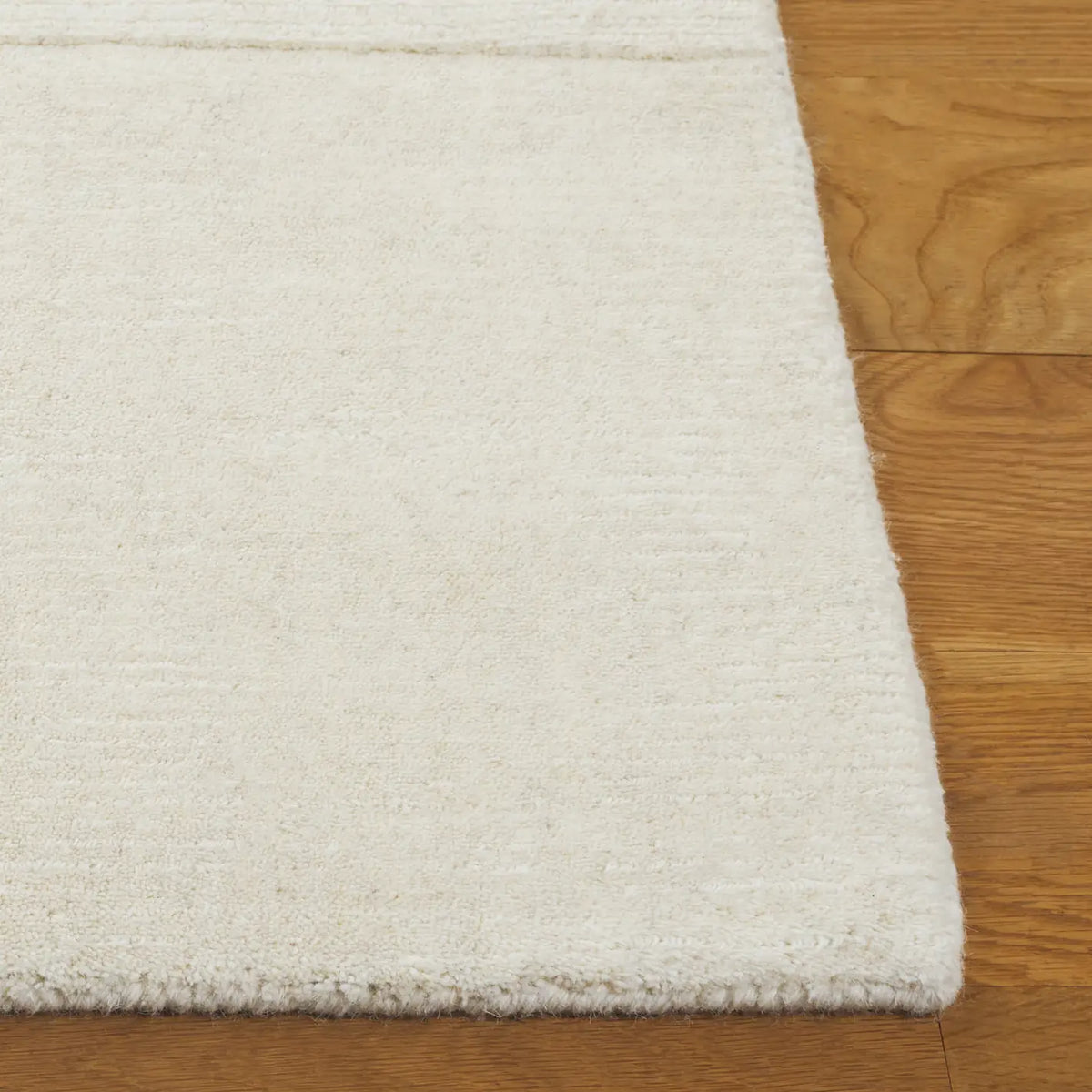 Safavieh Mykonos 4'-0" x 6'-0" Rug in Ivory
