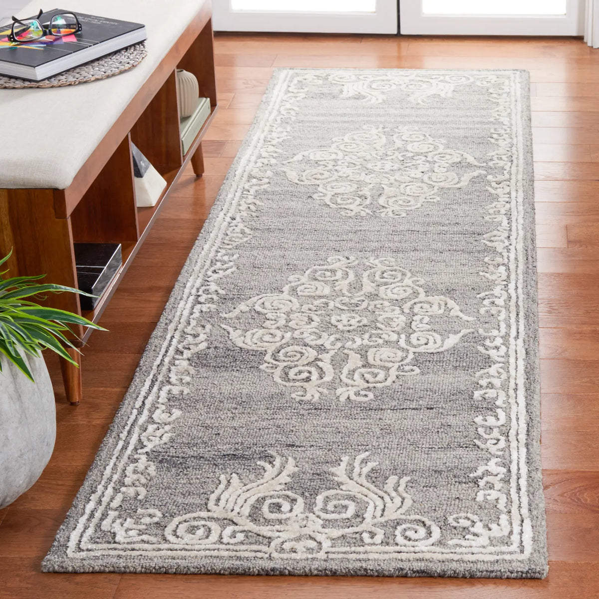 Safavieh Glamour 2'-3" x 8'-0" Rug in Grey / Ivory