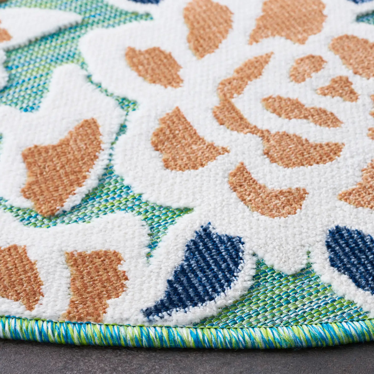 Safavieh Cabana 5'-1" x 5'-1" Rug in Green / Navy