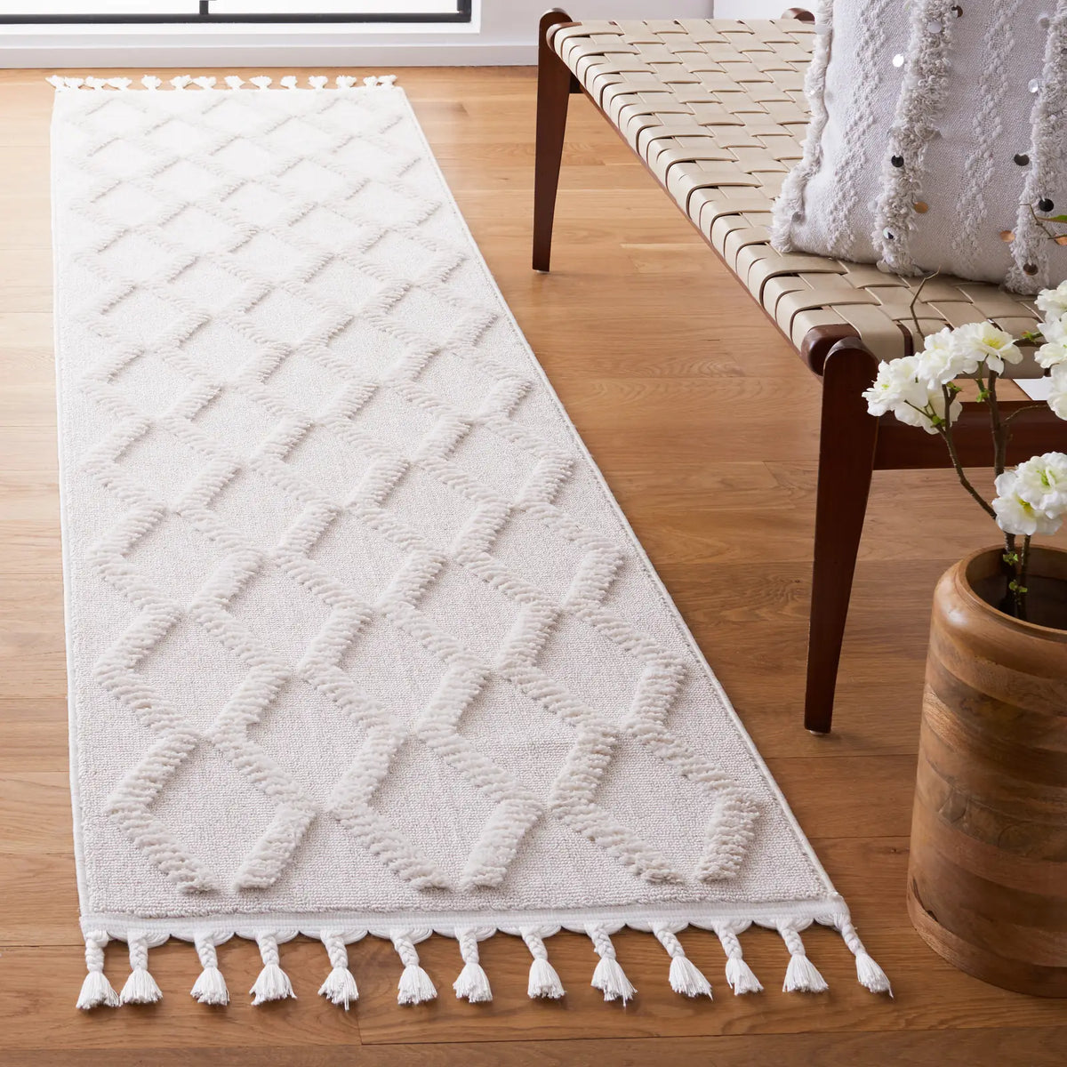 Safavieh Marrakesh 2'-2" x 8'-0" Rug in Ivory / Ivory