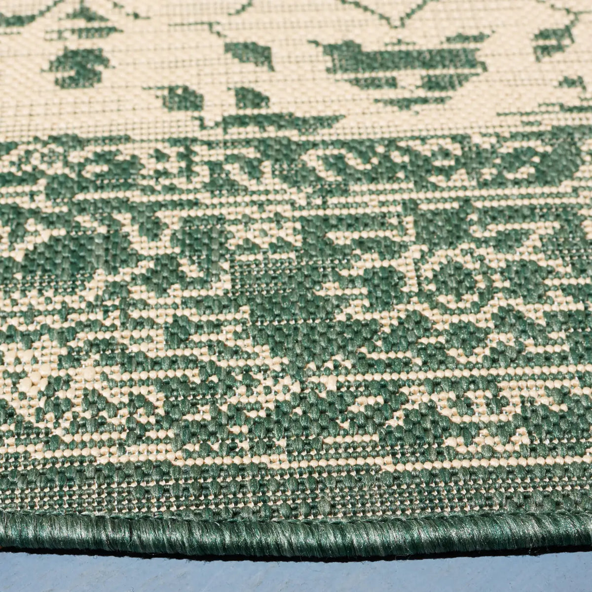 Safavieh Courtyard 6'-7" x 6'-7" Rug in Beige / Dark Green