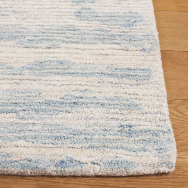 Safavieh Ebony 4'-0" x 6'-0" Rug in Ivory / Light Blue