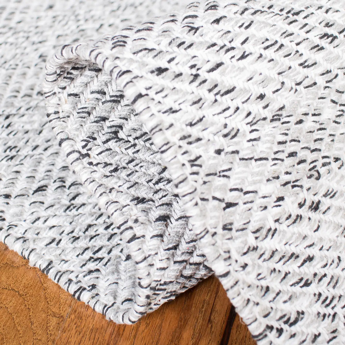 Safavieh Nantucket 4'-0" x 6'-0" Rug in Ivory / Charcoal