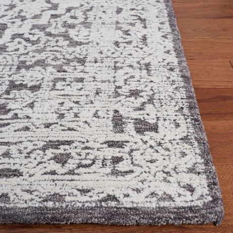 Safavieh Roslyn 4'-0" x 6'-0" Rug in Dark Grey / Ivory