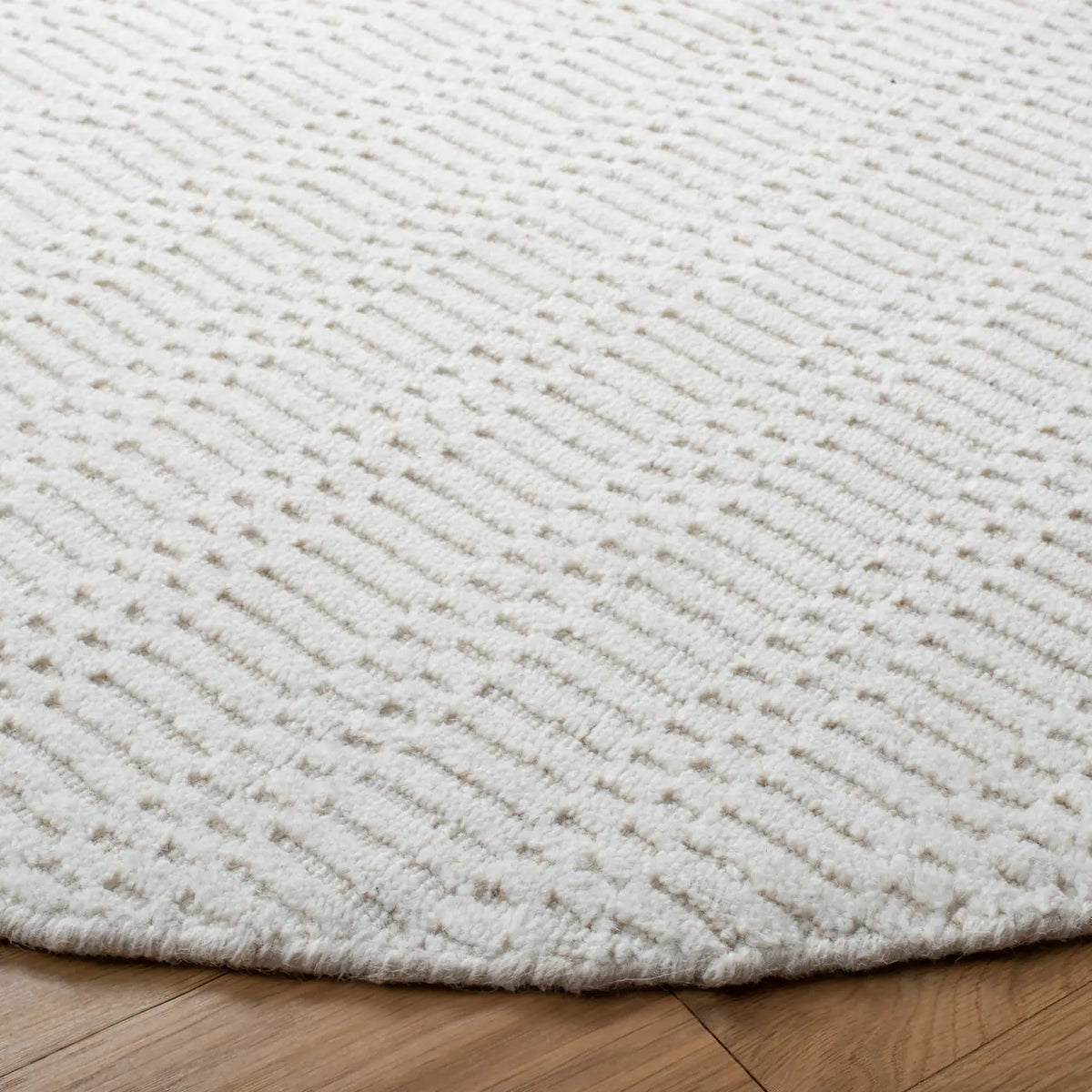 Safavieh Himalaya 6'-0" x 6'-0" Rug in Beige