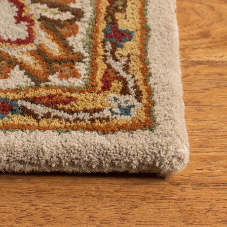 Safavieh Classic 5'-0" x 8'-0" Rug in Ivory / Ivory
