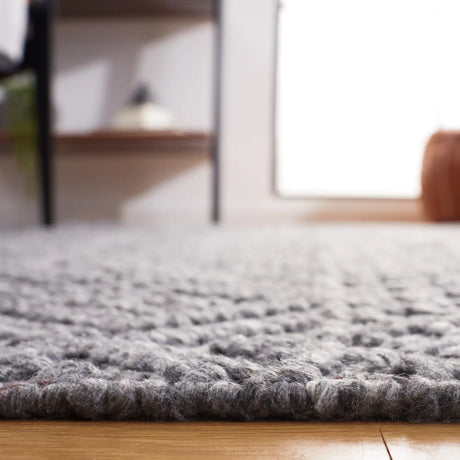 Safavieh Casablanca 4'-0" x 6'-0" Rug in Dark Grey