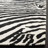 Safavieh Soho 3'-6" x 5'-6" Rug in White / Black