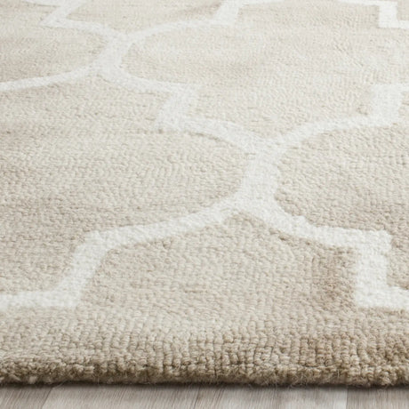 Safavieh Dip Dye 10'-0" x 14'-0" Rug in Beige / Ivory