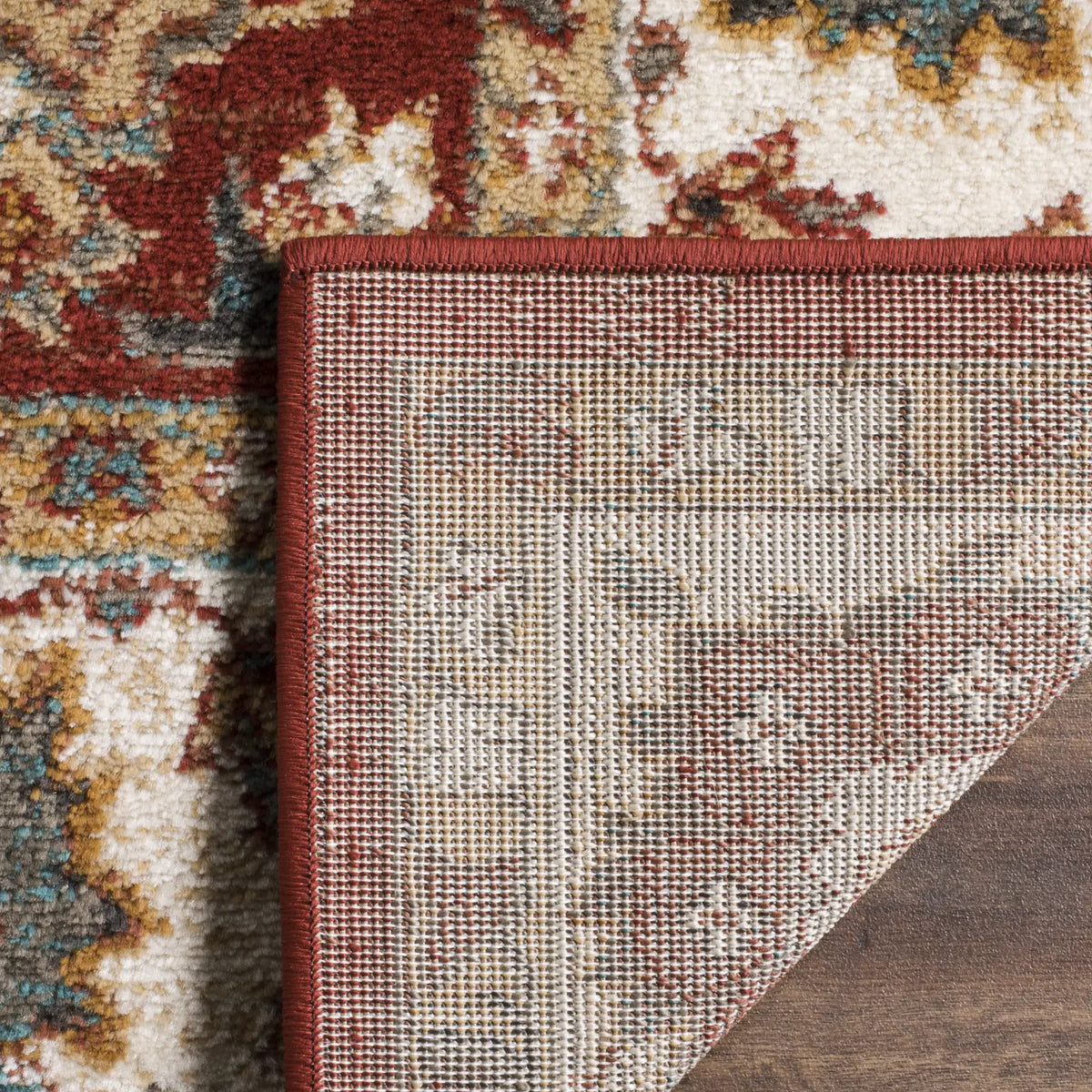 Safavieh Summit 4'-0" x 6'-0" Rug in Red / Ivory